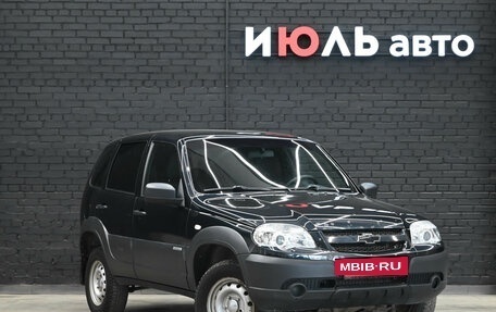 Chevrolet Niva I рестайлинг, 2018 год, 850 000 рублей, 3 фотография
