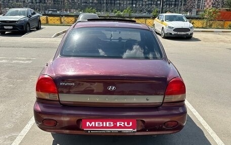 Hyundai Sonata IV рестайлинг, 2001 год, 135 000 рублей, 2 фотография