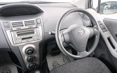 Toyota Vitz, 2010 год, 679 000 рублей, 10 фотография