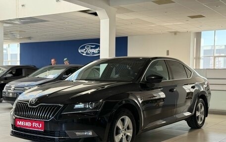 Skoda Superb III рестайлинг, 2019 год, 1 550 000 рублей, 1 фотография