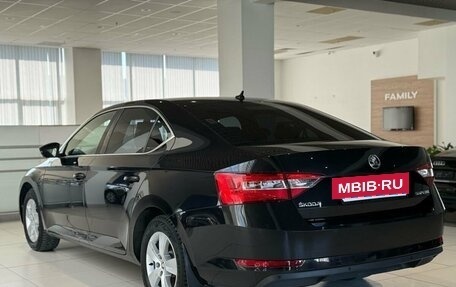 Skoda Superb III рестайлинг, 2019 год, 1 550 000 рублей, 8 фотография