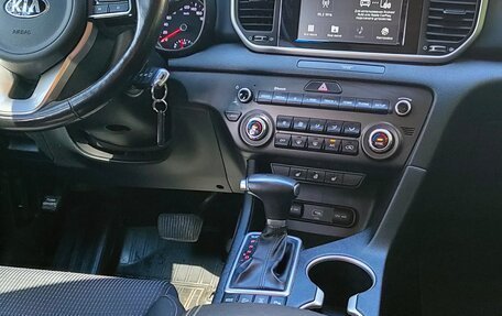KIA Sportage IV рестайлинг, 2018 год, 2 440 000 рублей, 5 фотография