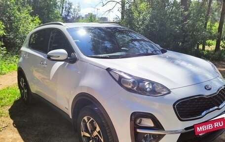 KIA Sportage IV рестайлинг, 2018 год, 2 440 000 рублей, 2 фотография