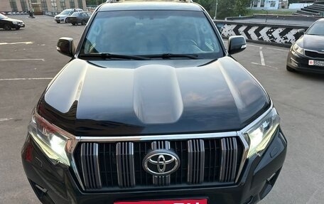 Toyota Land Cruiser Prado 150 рестайлинг 2, 2018 год, 4 500 000 рублей, 2 фотография
