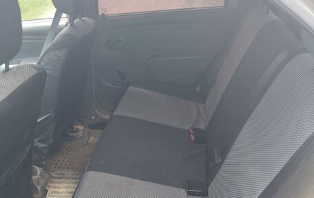 Renault Logan I, 2014 год, 400 000 рублей, 2 фотография