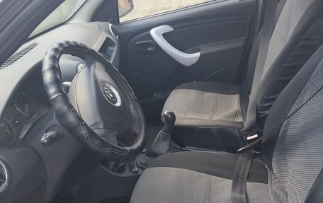Renault Logan I, 2014 год, 400 000 рублей, 3 фотография