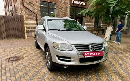 Volkswagen Touareg III, 2010 год, 1 340 000 рублей, 2 фотография