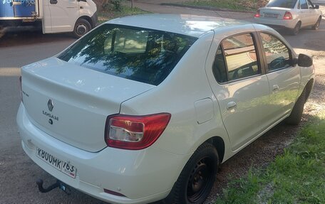 Renault Logan II, 2015 год, 385 000 рублей, 2 фотография