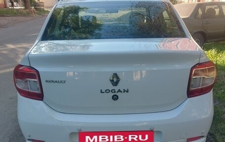 Renault Logan II, 2015 год, 385 000 рублей, 3 фотография