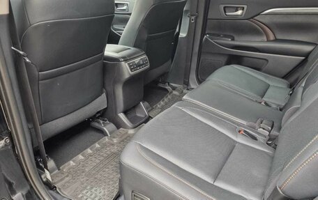 Toyota Highlander III, 2019 год, 4 700 000 рублей, 10 фотография