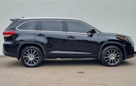 Toyota Highlander III, 2019 год, 4 700 000 рублей, 4 фотография