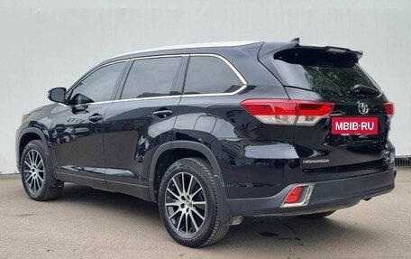 Toyota Highlander III, 2019 год, 4 700 000 рублей, 7 фотография