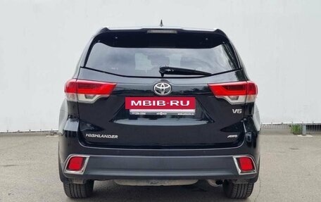 Toyota Highlander III, 2019 год, 4 700 000 рублей, 6 фотография