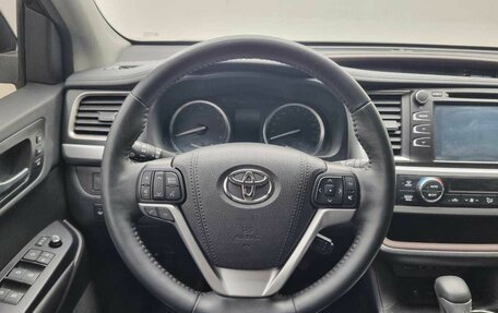 Toyota Highlander III, 2019 год, 4 700 000 рублей, 13 фотография