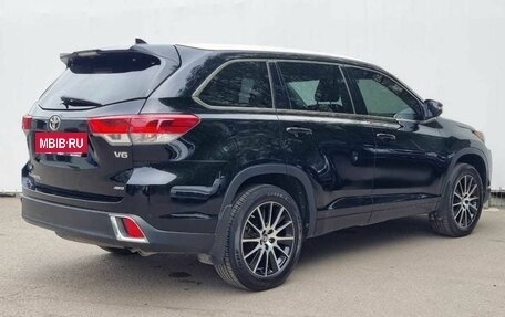 Toyota Highlander III, 2019 год, 4 700 000 рублей, 5 фотография