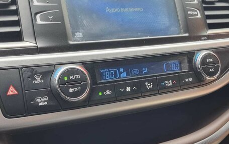 Toyota Highlander III, 2019 год, 4 700 000 рублей, 16 фотография