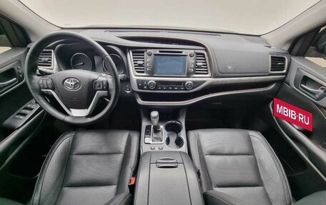 Toyota Highlander III, 2019 год, 4 700 000 рублей, 12 фотография