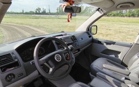 Volkswagen Caravelle T5, 2006 год, 1 700 000 рублей, 7 фотография