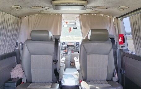 Volkswagen Caravelle T5, 2006 год, 1 700 000 рублей, 8 фотография