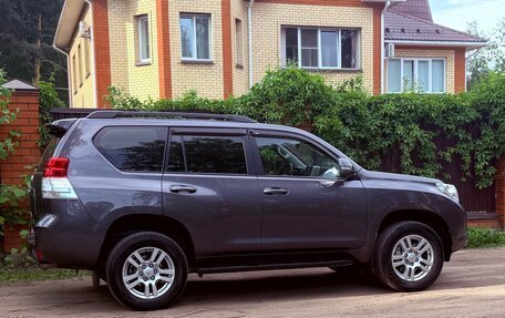 Toyota Land Cruiser Prado 150 рестайлинг 2, 2013 год, 2 250 000 рублей, 3 фотография