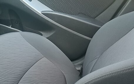 Hyundai Solaris II рестайлинг, 2013 год, 780 000 рублей, 3 фотография