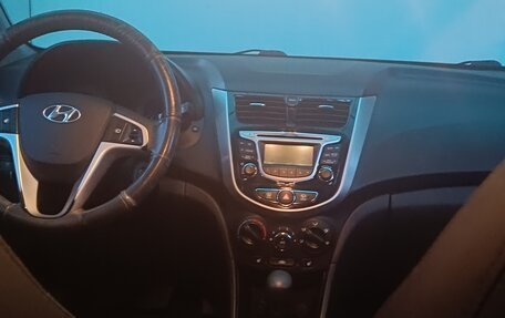 Hyundai Solaris II рестайлинг, 2013 год, 780 000 рублей, 2 фотография