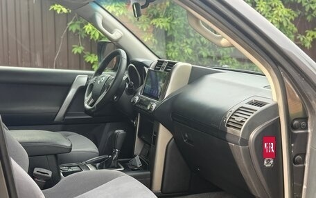 Toyota Land Cruiser Prado 150 рестайлинг 2, 2013 год, 2 250 000 рублей, 6 фотография
