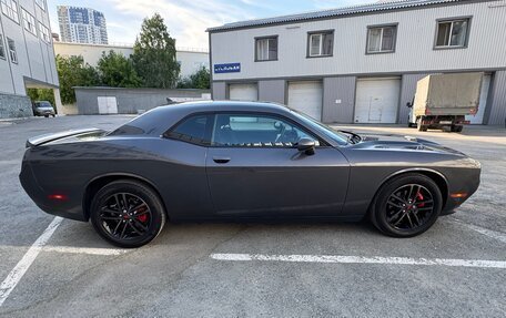 Dodge Challenger III рестайлинг 2, 2019 год, 4 750 000 рублей, 5 фотография