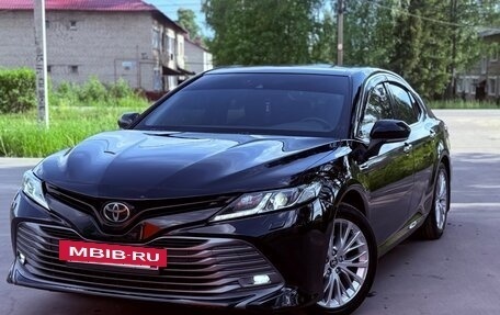 Toyota Camry, 2019 год, 2 437 000 рублей, 4 фотография