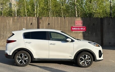 KIA Sportage IV рестайлинг, 2019 год, 2 200 000 рублей, 2 фотография