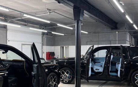 Rolls-Royce Cullinan, 2023 год, 75 000 000 рублей, 4 фотография