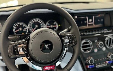 Rolls-Royce Cullinan, 2023 год, 75 000 000 рублей, 15 фотография