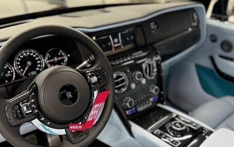 Rolls-Royce Cullinan, 2023 год, 75 000 000 рублей, 2 фотография