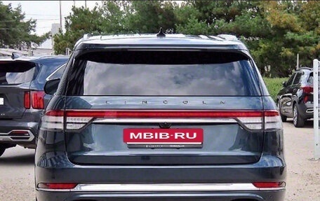 Lincoln Aviator II, 2022 год, 5 990 000 рублей, 3 фотография