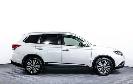 Mitsubishi Outlander III рестайлинг 3, 2019 год, 2 432 000 рублей, 4 фотография