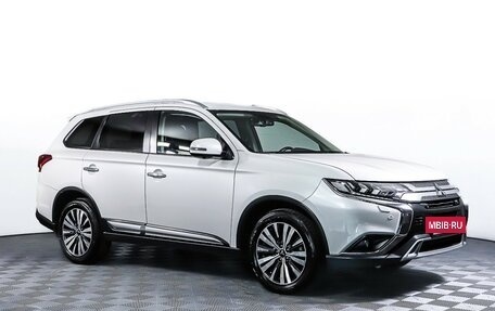 Mitsubishi Outlander III рестайлинг 3, 2019 год, 2 432 000 рублей, 3 фотография