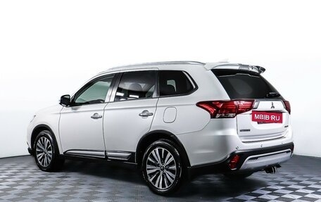 Mitsubishi Outlander III рестайлинг 3, 2019 год, 2 432 000 рублей, 7 фотография
