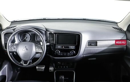 Mitsubishi Outlander III рестайлинг 3, 2019 год, 2 432 000 рублей, 13 фотография