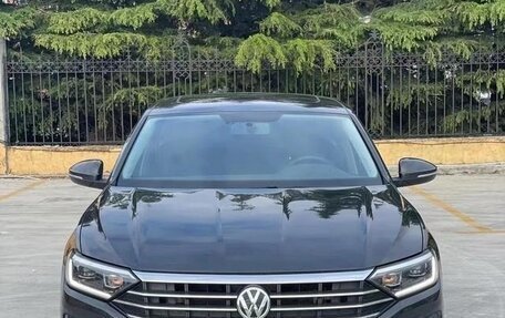 Volkswagen Jetta VII, 2022 год, 1 672 000 рублей, 2 фотография