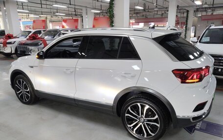 Volkswagen T-Roc I, 2022 год, 1 725 000 рублей, 5 фотография