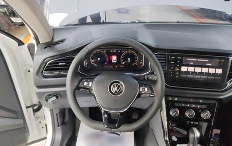 Volkswagen T-Roc I, 2022 год, 1 725 000 рублей, 7 фотография