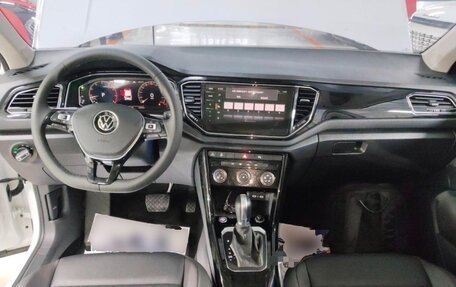 Volkswagen T-Roc I, 2022 год, 1 725 000 рублей, 8 фотография