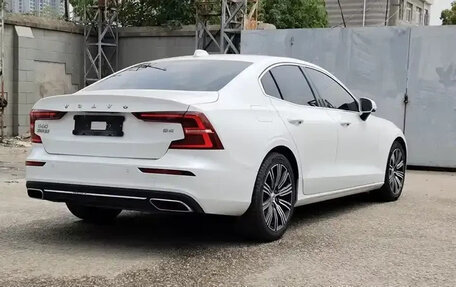 Volvo S60 III, 2022 год, 2 490 000 рублей, 4 фотография