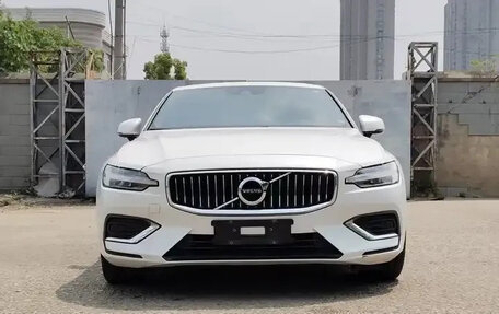 Volvo S60 III, 2022 год, 2 490 000 рублей, 5 фотография
