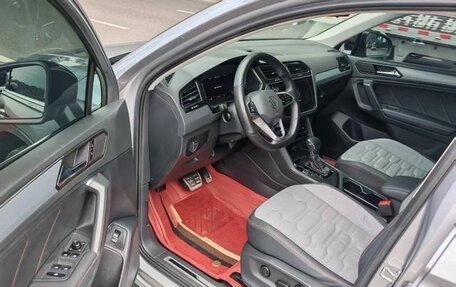 Volkswagen Tiguan II, 2021 год, 2 395 000 рублей, 7 фотография