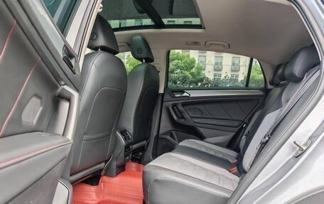 Volkswagen Tiguan II, 2021 год, 2 395 000 рублей, 8 фотография