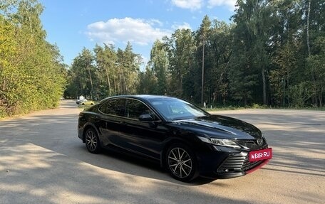 Toyota Camry, 2022 год, 3 300 000 рублей, 4 фотография