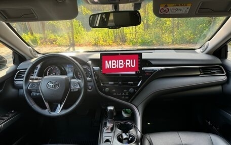 Toyota Camry, 2022 год, 3 300 000 рублей, 6 фотография
