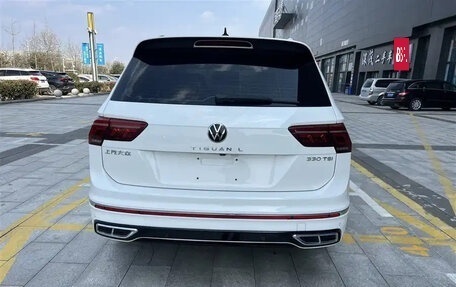 Volkswagen Tiguan II, 2022 год, 2 490 000 рублей, 4 фотография
