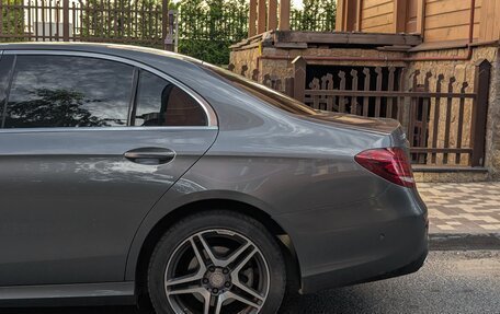 Mercedes-Benz E-Класс, 2019 год, 3 800 000 рублей, 6 фотография